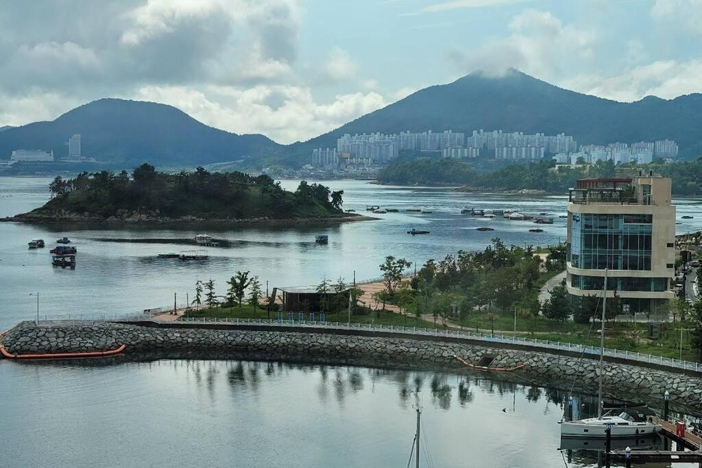 The Castle Ocean Marina Double Suite Yeosu Exterior foto