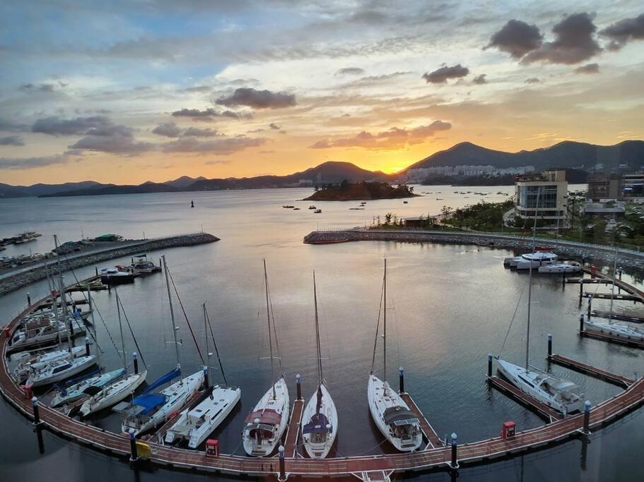 The Castle Ocean Marina Double Suite Yeosu Exterior foto
