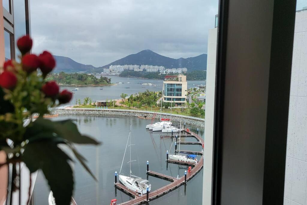 The Castle Ocean Marina Double Suite Yeosu Exterior foto